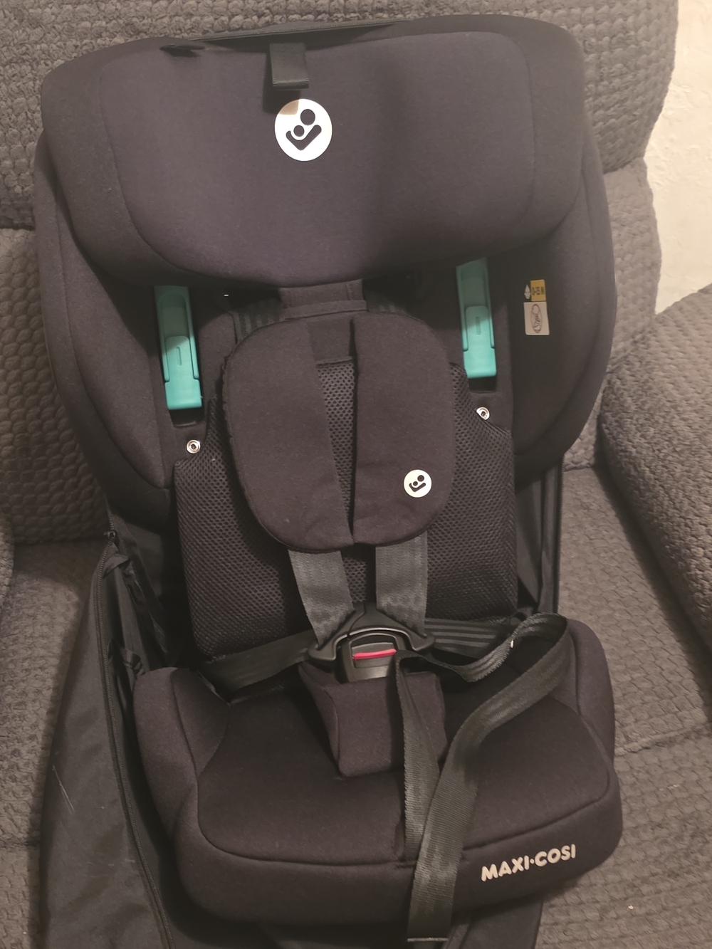 Black Kids Car Seat  0-15 M with Padded Support